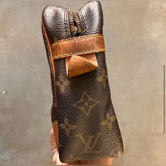 LV Louis Vuitton Pouchette Toiletry Bag - Picture 4 of 11